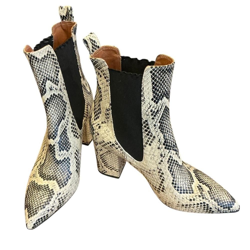 PARIS TEXAS
Leather Heeled Ankle Boots In
Python Print in Sz 37 - Picture 5 of 7